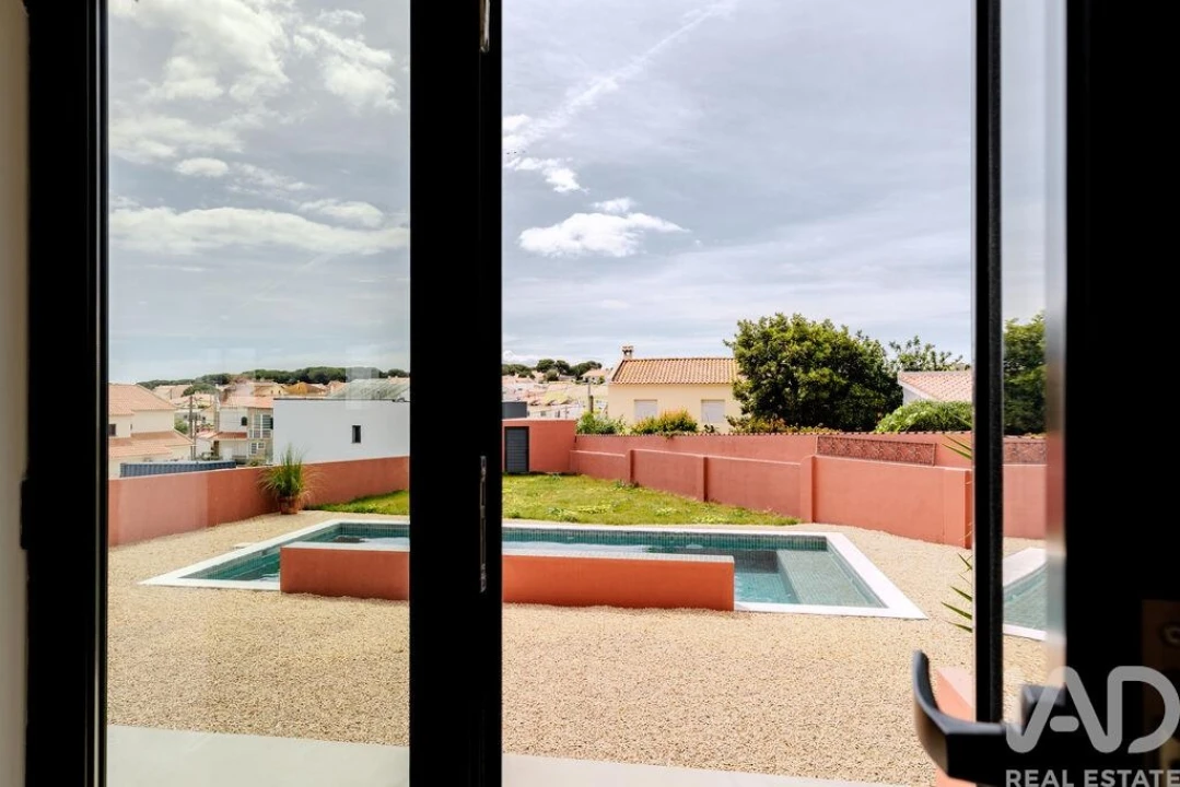 Moradia T5 para Venda em Charneca de Caparica e Sobreda Foto 22