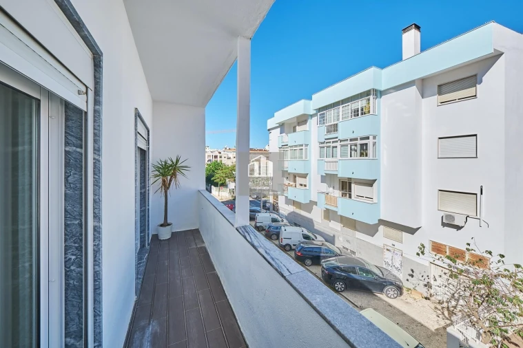 Apartamento T2 para Venda em Costa da Caparica Foto 13