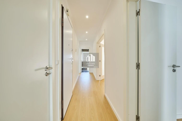 Apartamento T2 para Venda em Costa da Caparica Foto 14