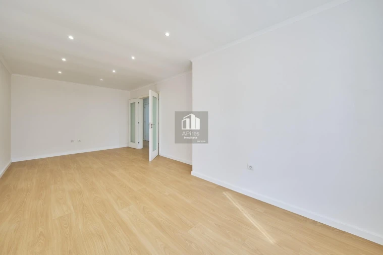 Apartamento T2 para Venda em Costa da Caparica Foto 8