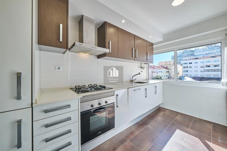 Apartamento T2 para Venda em Costa da Caparica Foto 17