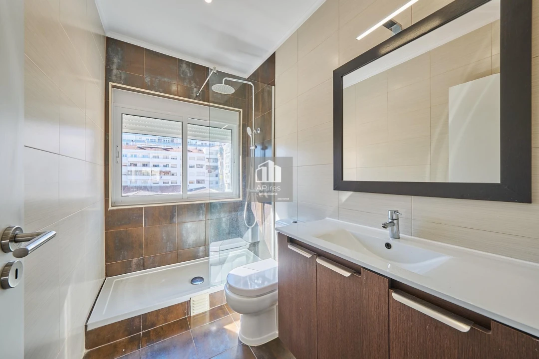 Apartamento T2 para Venda em Costa da Caparica Foto 20