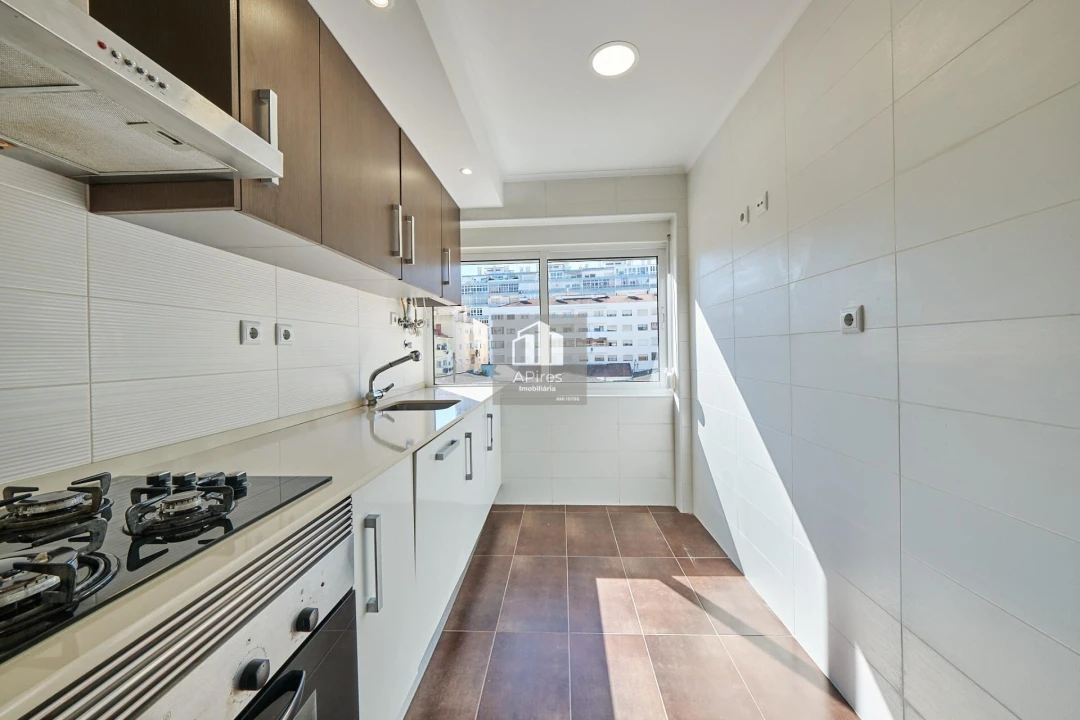 Apartamento T2 para Venda em Costa da Caparica Foto 21