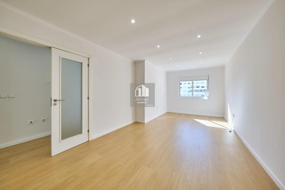Apartamento T2 para Venda em Costa da Caparica Foto 6