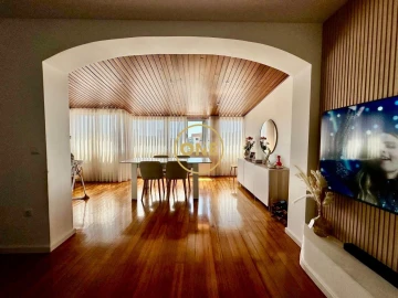 Apartamento T3 para Venda em Póvoa de Varzim, Beiriz e Argivai