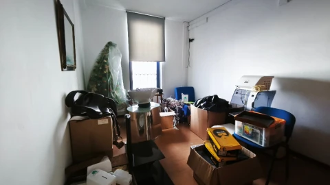 Armazém para Arrendamento em Canelas