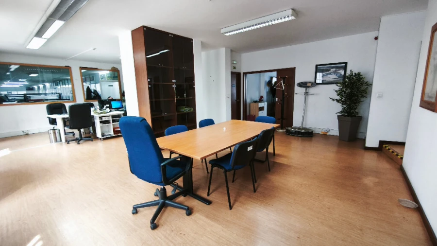 Armazém para Arrendamento em Canelas Foto 18