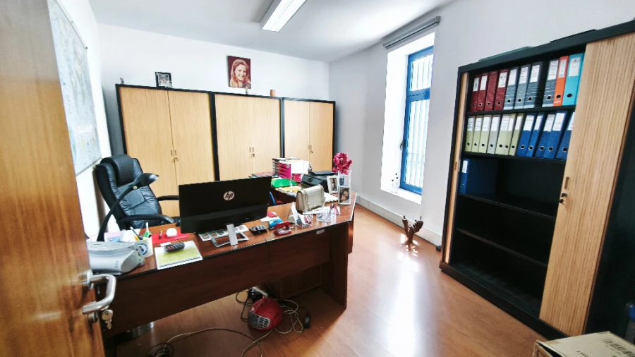 Armazém para Arrendamento em Canelas Foto 19