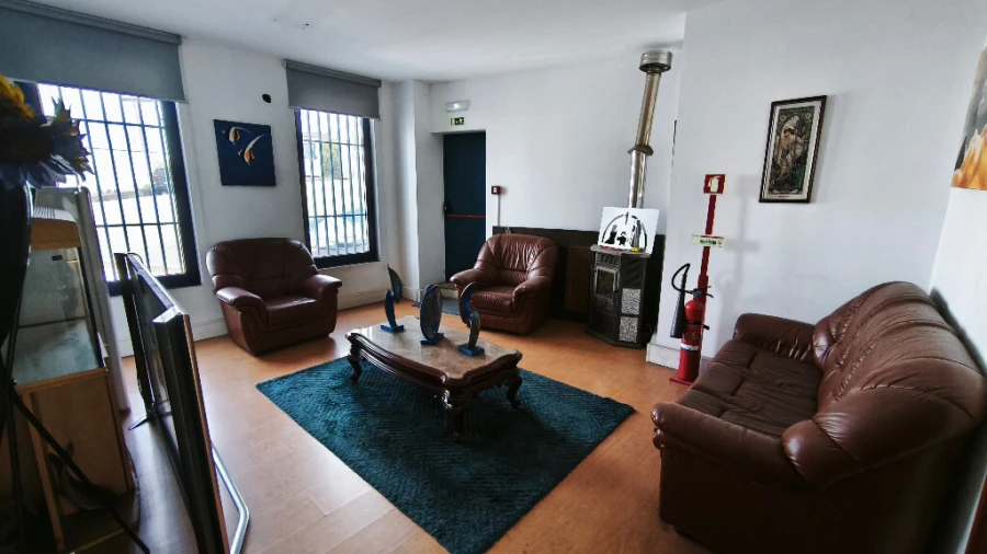 Armazém para Arrendamento em Canelas Foto 24