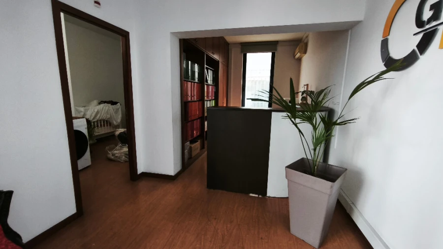 Armazém para Arrendamento em Canelas Foto 5