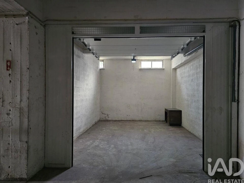 Garagem para Venda em Albufeira e Olhos de Água Foto 1