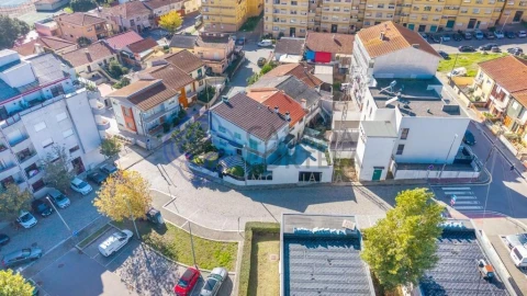 Moradia T3 para Venda em Gondomar (São Cosme), Valbom e Jovim
