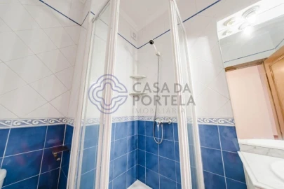 Apartamento T3 para Arrendamento em Nossa Senhora do Pópulo, Coto e São Gregório