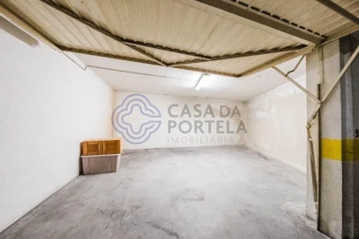 Apartamento T3 para Arrendamento em Nossa Senhora do Pópulo, Coto e São Gregório