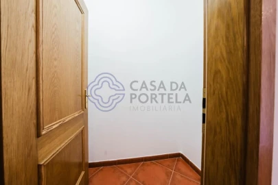 Apartamento T3 para Arrendamento em Nossa Senhora do Pópulo, Coto e São Gregório
