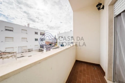 Apartamento T3 para Arrendamento em Nossa Senhora do Pópulo, Coto e São Gregório