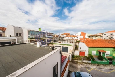 Apartamento T3 para Arrendamento em Nossa Senhora do Pópulo, Coto e São Gregório