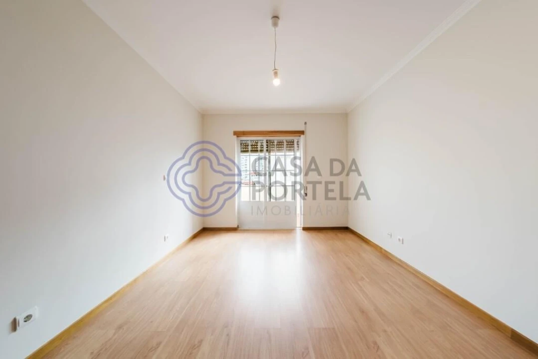 Apartamento T3 para Arrendamento em Nossa Senhora do Pópulo, Coto e São Gregório Foto 21