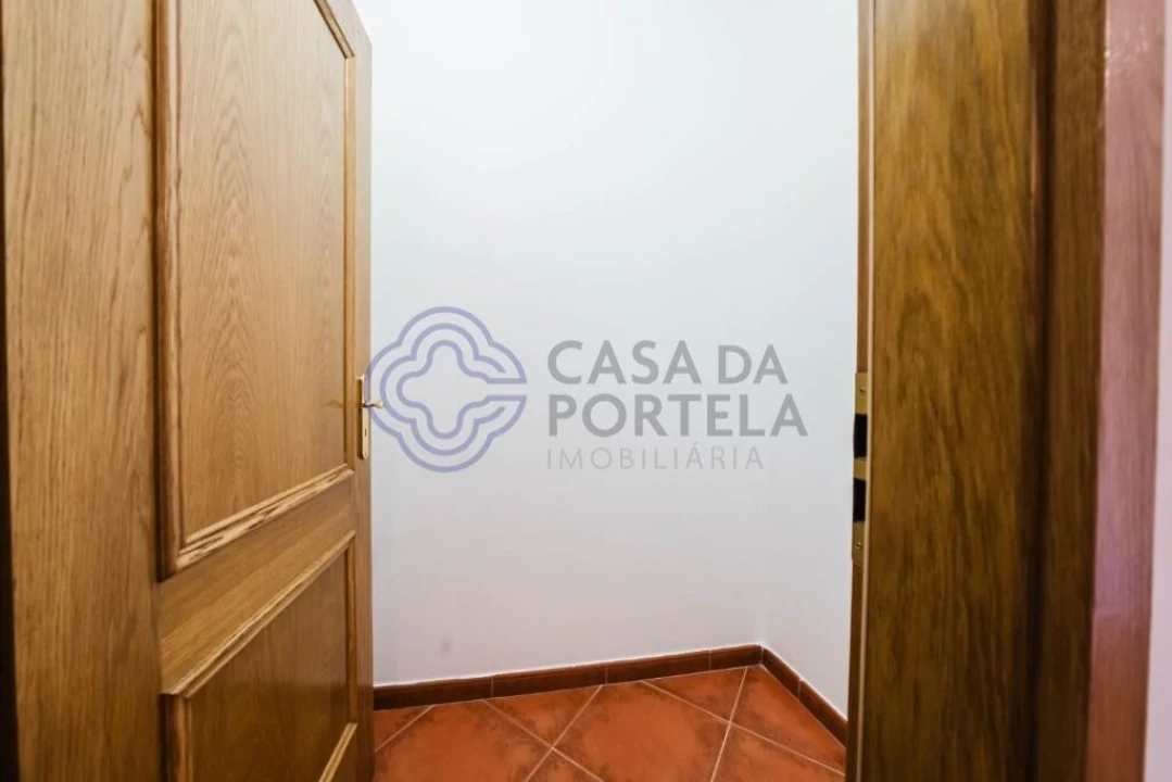 Apartamento T3 para Arrendamento em Nossa Senhora do Pópulo, Coto e São Gregório Foto 15