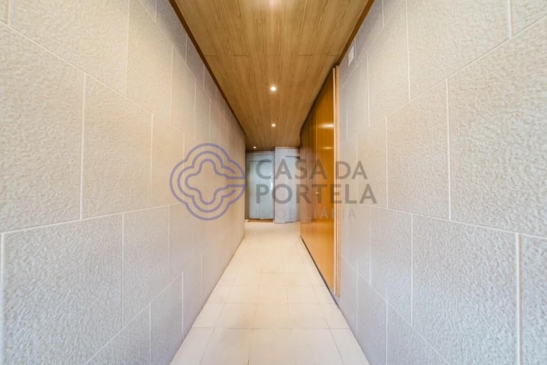 Apartamento T3 para Arrendamento em Nossa Senhora do Pópulo, Coto e São Gregório Foto 35