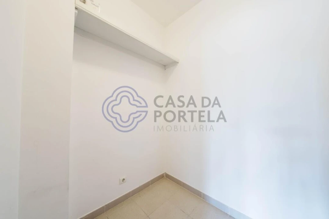 Apartamento T3 para Arrendamento em Nossa Senhora do Pópulo, Coto e São Gregório Foto 8
