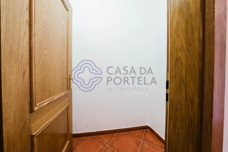 Apartamento T3 para Arrendamento em Nossa Senhora do Pópulo, Coto e São Gregório Foto 15
