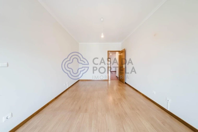 Apartamento T3 para Arrendamento em Nossa Senhora do Pópulo, Coto e São Gregório Foto 33