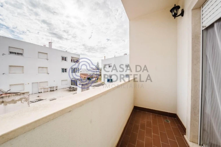 Apartamento T3 para Arrendamento em Nossa Senhora do Pópulo, Coto e São Gregório Foto 23