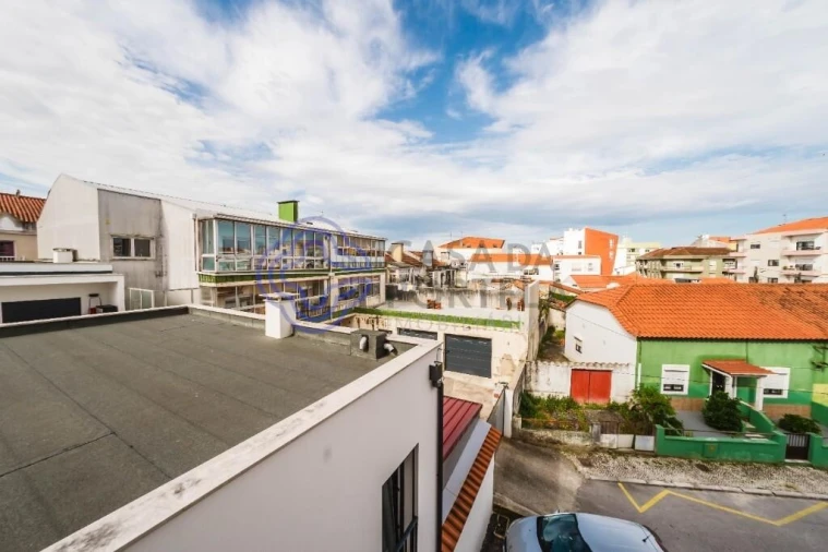 Apartamento T3 para Arrendamento em Nossa Senhora do Pópulo, Coto e São Gregório Foto 13
