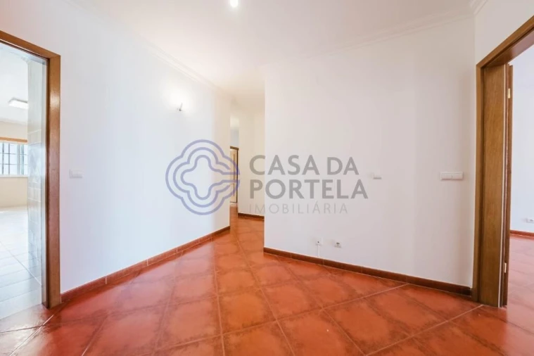 Apartamento T3 para Arrendamento em Nossa Senhora do Pópulo, Coto e São Gregório Foto 3
