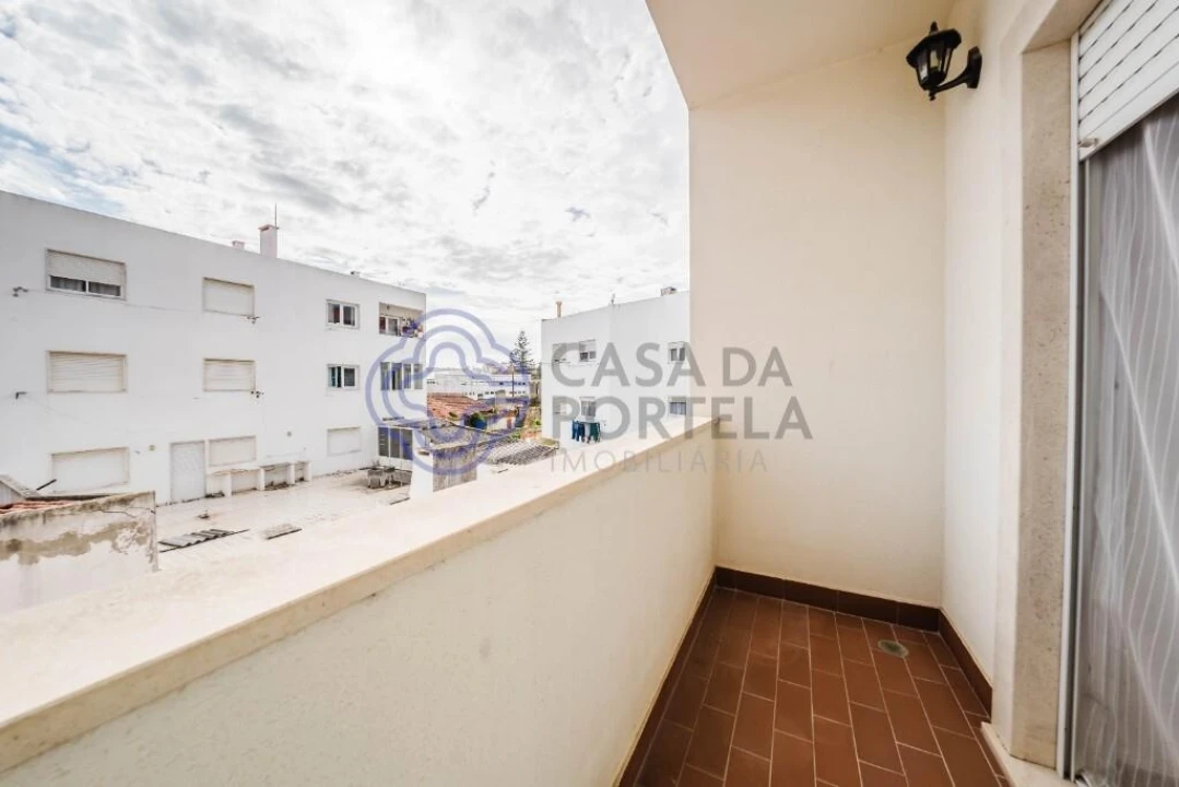 Apartamento T3 para Arrendamento em Nossa Senhora do Pópulo, Coto e São Gregório Foto 23