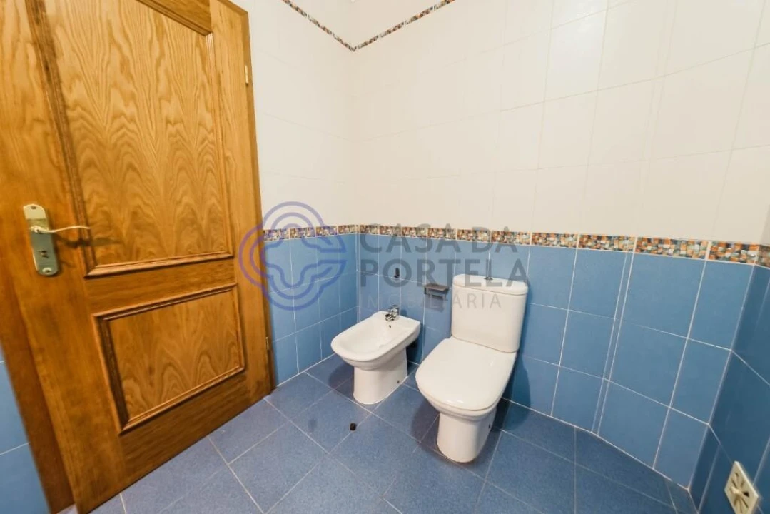 Apartamento T3 para Arrendamento em Nossa Senhora do Pópulo, Coto e São Gregório Foto 19