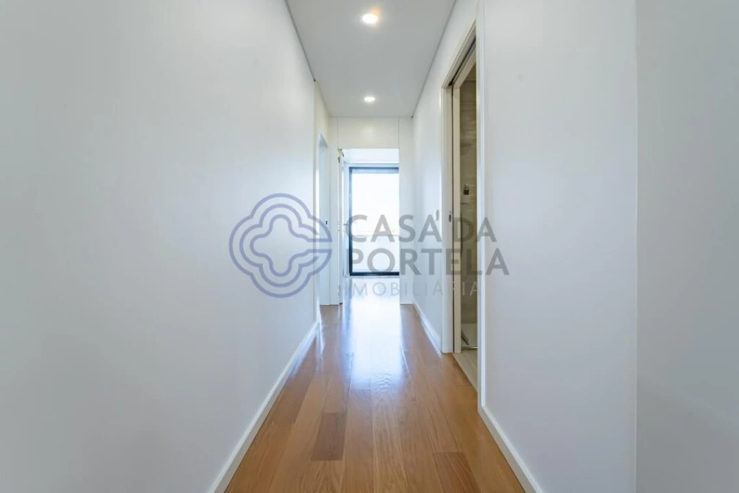 Apartamento T2 para Venda em Ramalde Foto 12