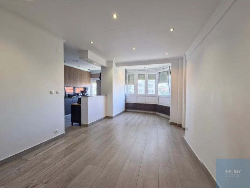Apartamento T3 para Venda em Cacém e São Marcos Foto 1