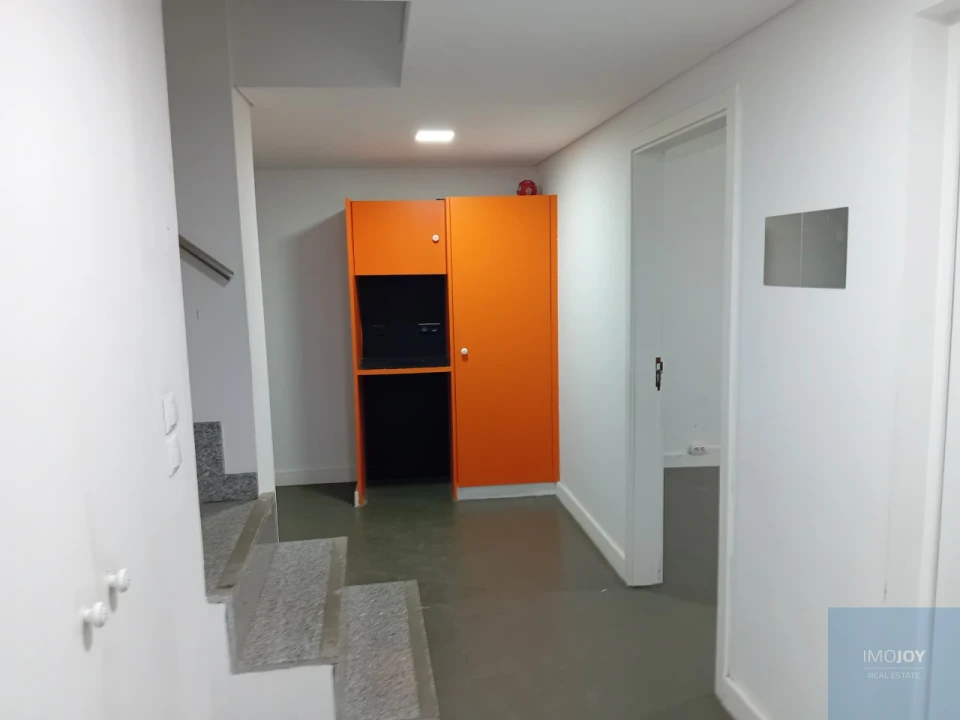 Loja para Arrendamento em Lordelo do Ouro e Massarelos Foto 8