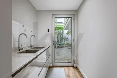 Moradia T5 para Venda em Funchal (Santa Maria Maior)