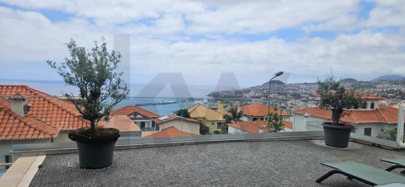 Moradia T5 para Venda em Funchal (Santa Maria Maior)
