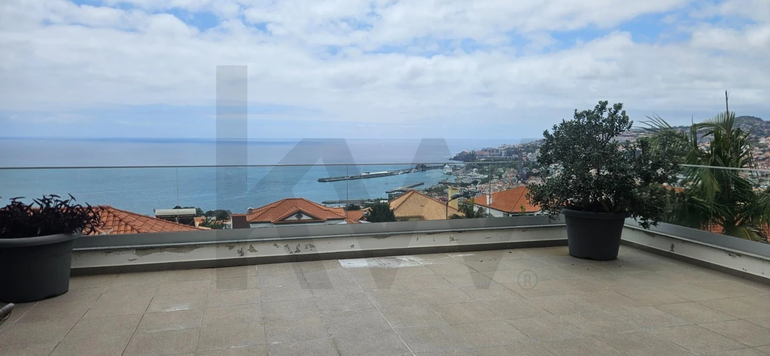 Moradia T5 para Venda em Funchal (Santa Maria Maior) Foto 20