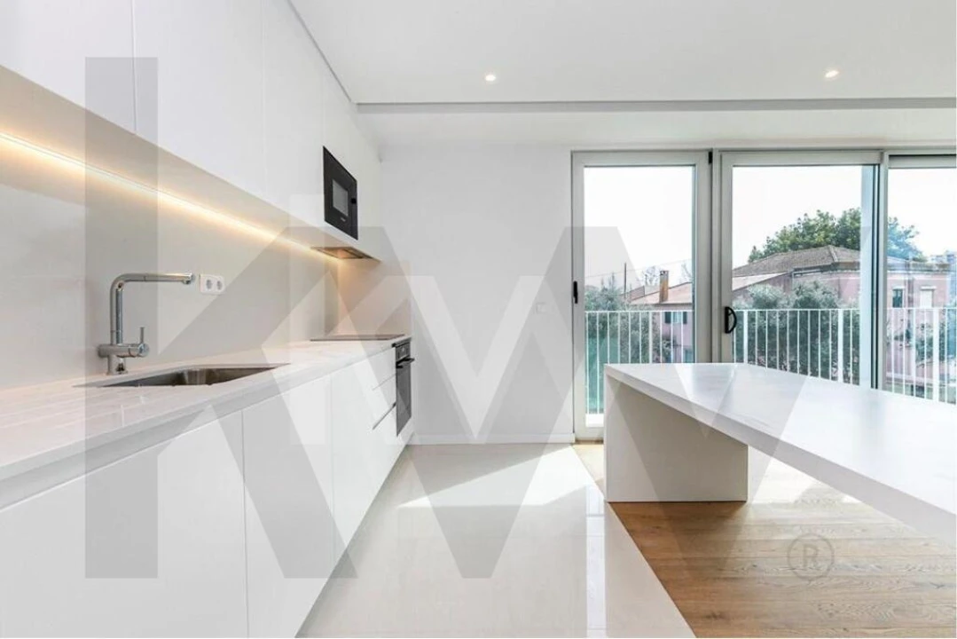 Apartamento T2 para Arrendamento em Carnide Foto 3
