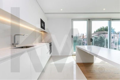 Apartamento T2 para Arrendamento em Carnide