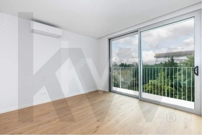 Apartamento T2 para Arrendamento em Carnide