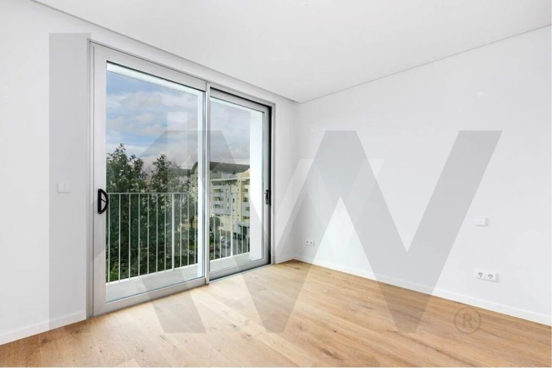 Apartamento T2 para Arrendamento em Carnide Foto 11