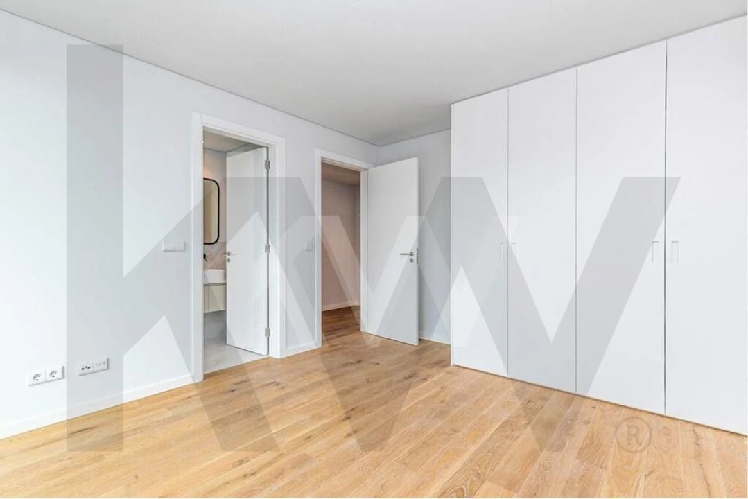 Apartamento T2 para Arrendamento em Carnide Foto 9