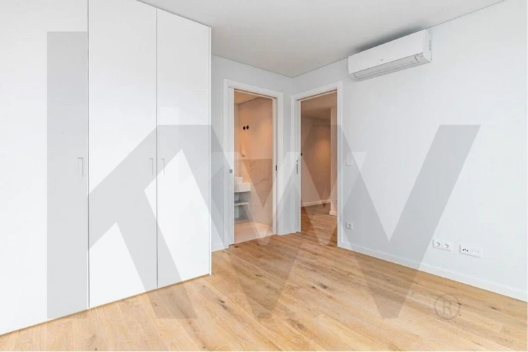 Apartamento T2 para Arrendamento em Carnide Foto 8
