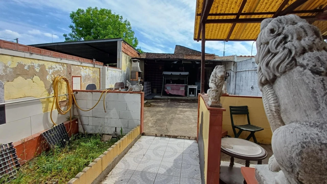 Moradia T2 para Venda em Almeirim Foto 39