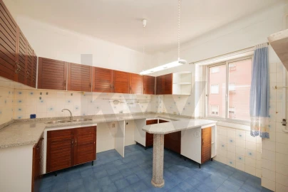 Apartamento T3 para Venda em Avenidas Novas