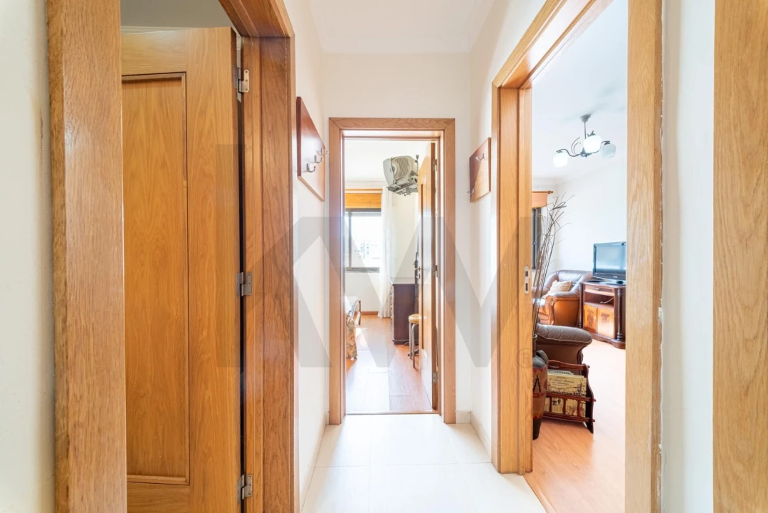 Apartamento T2 para Venda em Agualva e Mira-Sintra Foto 10