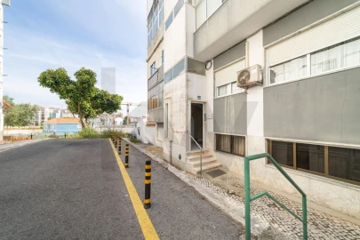 Apartamento T2 para Venda em Agualva e Mira-Sintra