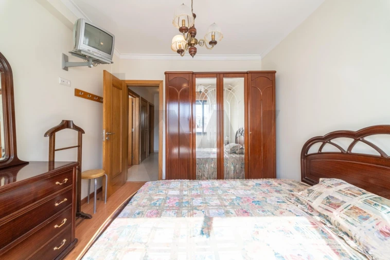 Apartamento T2 para Venda em Agualva e Mira-Sintra Foto 15