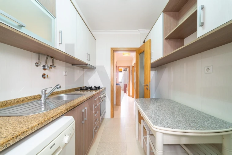 Apartamento T2 para Venda em Agualva e Mira-Sintra Foto 5